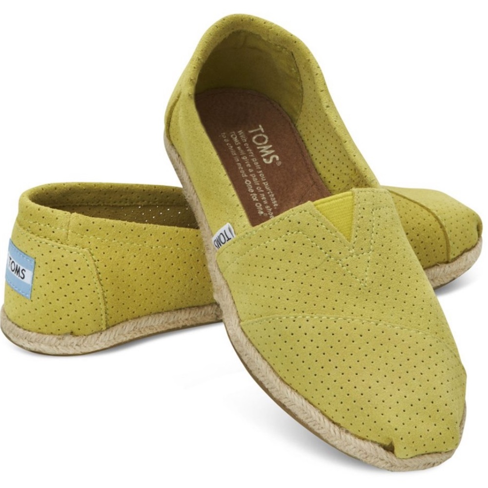 NEW never worn - green suede classic toms size 7.5
